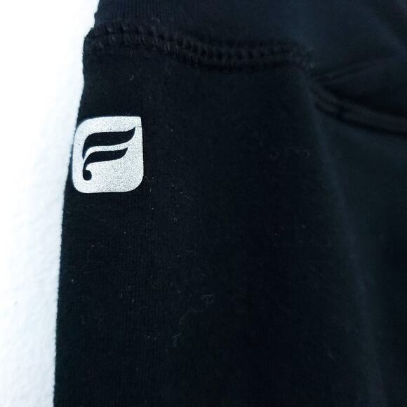 Fabletics Black Capri Crop Leggings Workout Pants Yoga  Exercise 19" Inseam - Picture 4 of 4